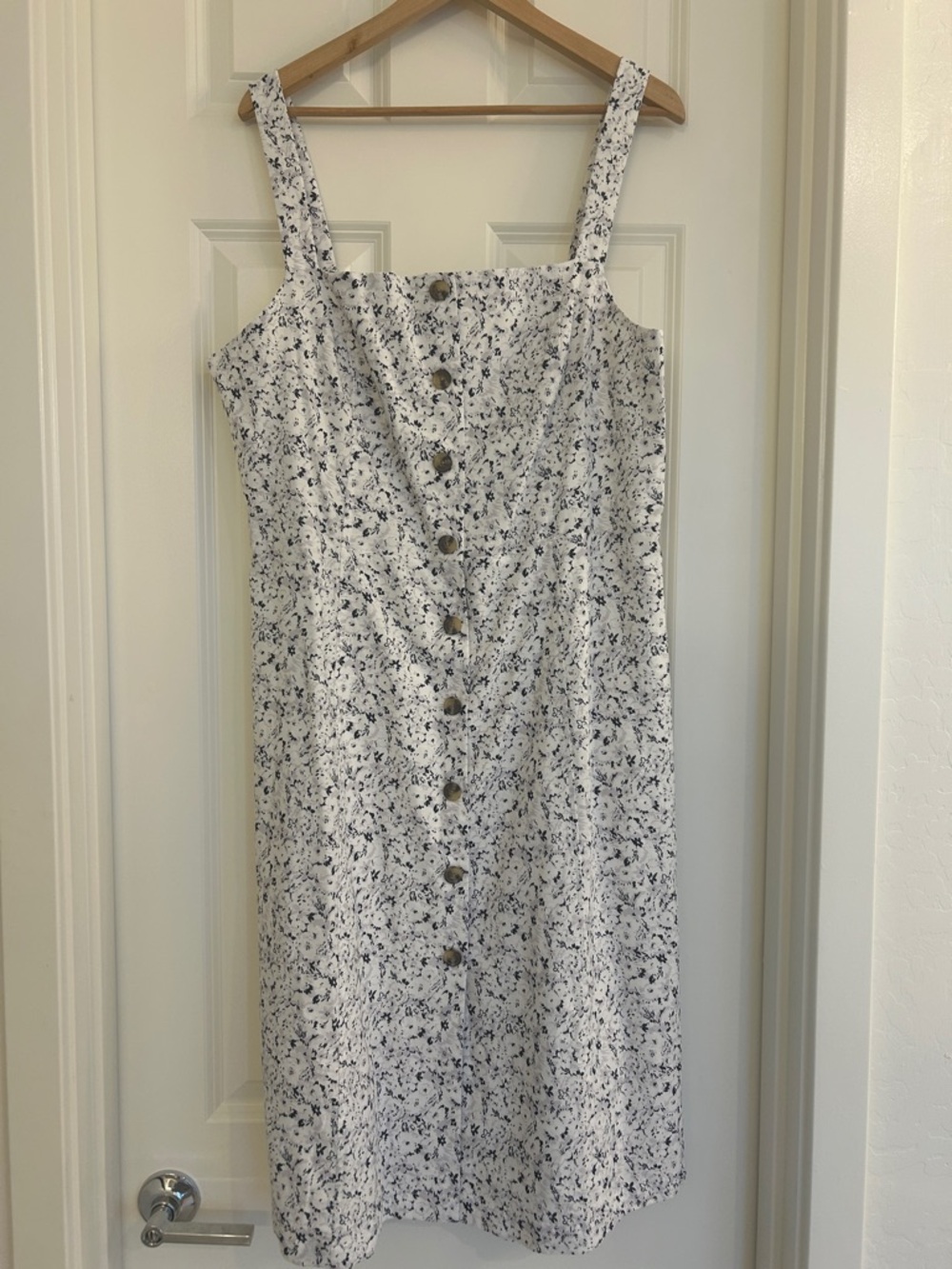 NWT GAP 16TALL Black & White Floral Apron Dress with Pockets!